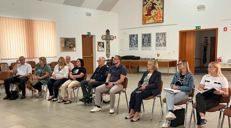 OMOGOČANJE MULTIMODALNE MOBILNOSTI OSEB Z RAZLIČNIMI OVIRANOSTMI – PROJEKT, KI POVEZUJE OBČINE IN USTVARJA DOSTOPNO OKOLJE ZA VSE
