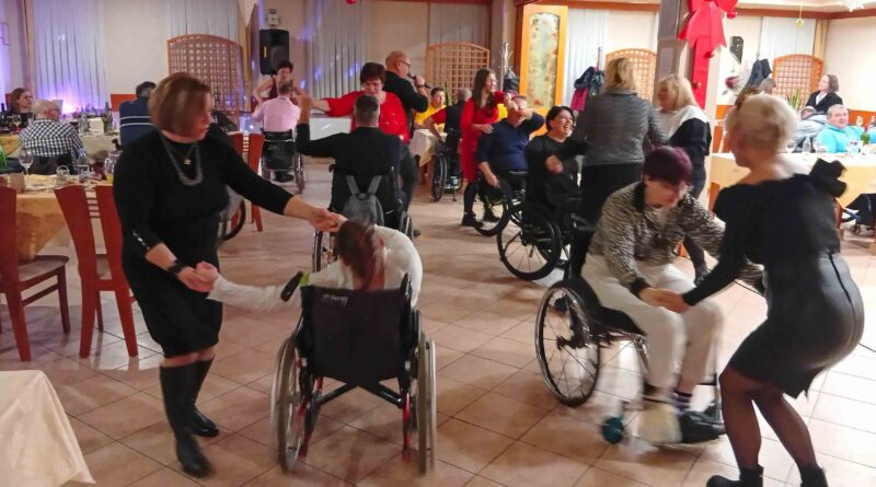 VEČER POLN POZITIVNE ENERGIJE IN NEPOZABNEGA DRUŽENJA ČLANOV DPJZŠ