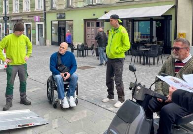 VELIKO LOKACIJ V STAREM MESTNEM JEDRU CELJA, ZDAJ DOSTOPNIH OSEBAM NA INVALIDSKIH VOZIČKIH